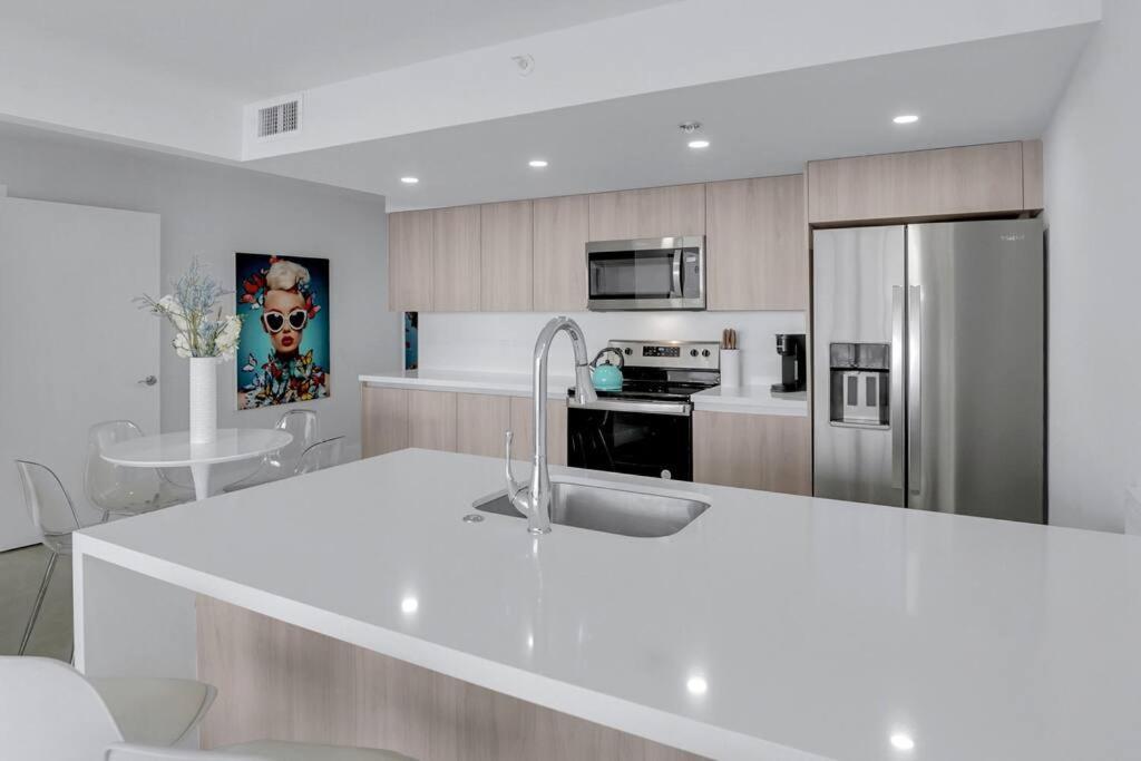 Shades Of Miami Sky Penthouse! Newly Renovated Exterior foto