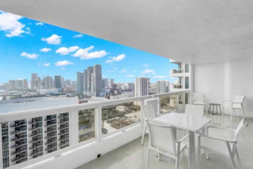 Shades Of Miami Sky Penthouse! Newly Renovated Exterior foto