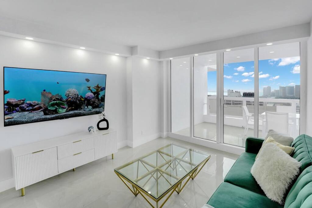 Shades Of Miami Sky Penthouse! Newly Renovated Exterior foto